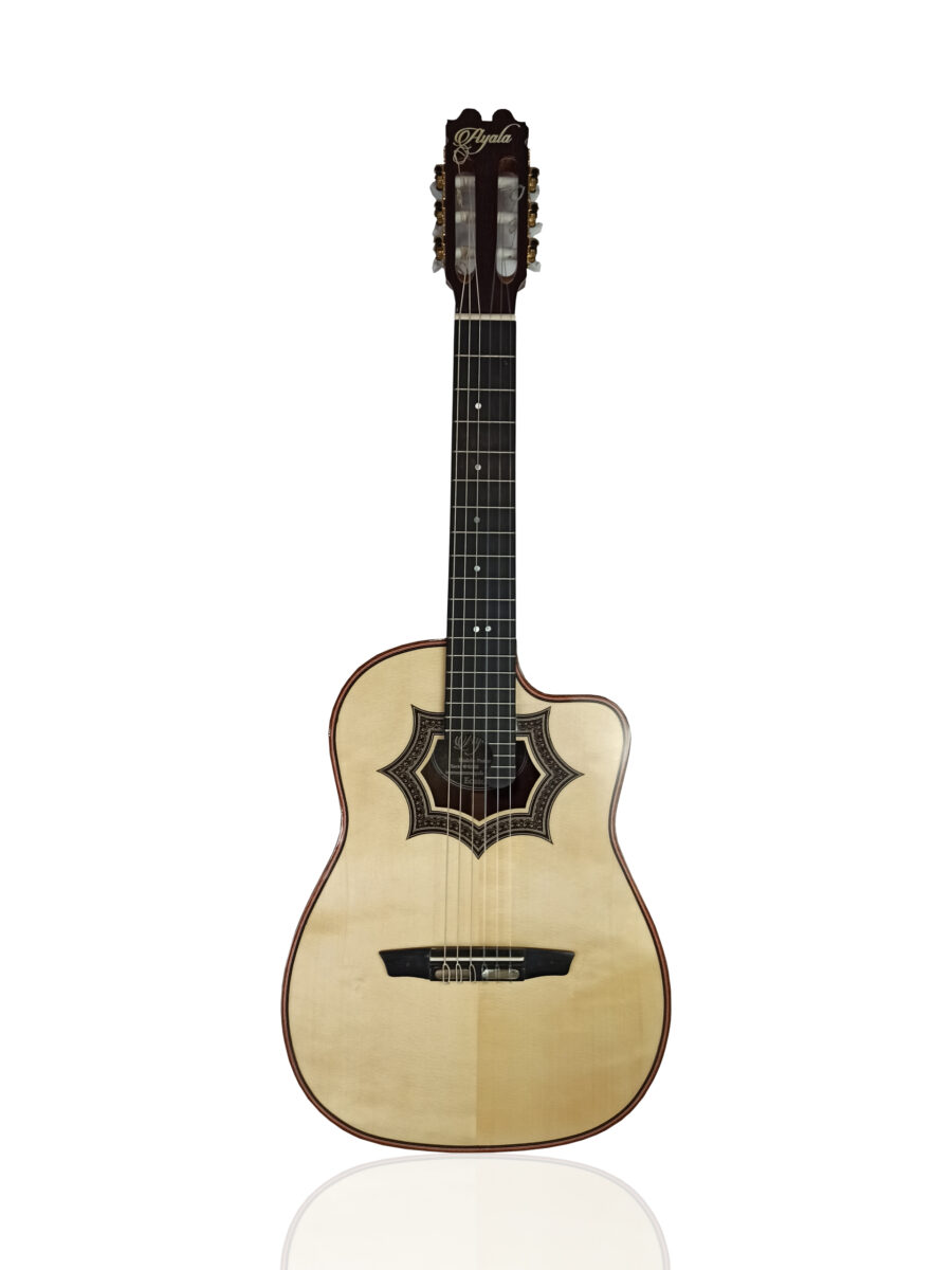 Requinto Ayala Modelo: Ema - N121